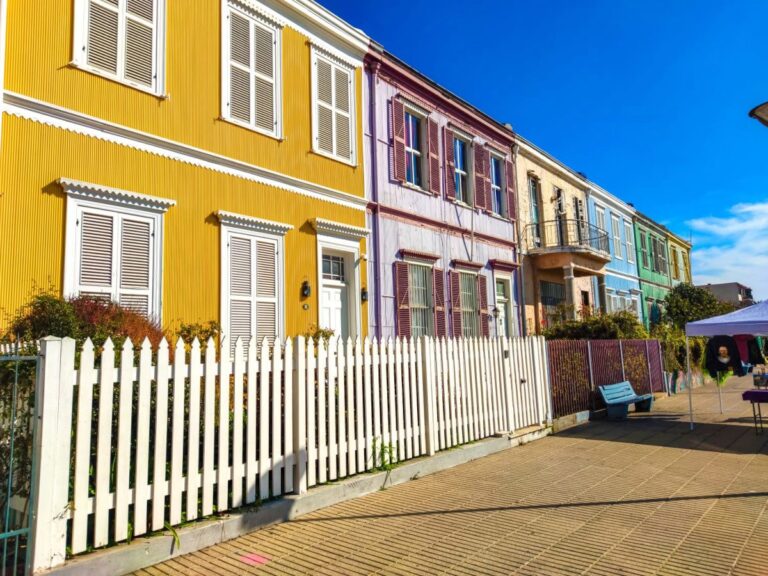 Visit Valparaiso Chile